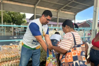 Governo de Sergipe distribui 9 toneladas de alimentos do PAA em Aracaju
