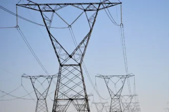 Aneel leiloa cinco lotes de linhas de transmissão de energia