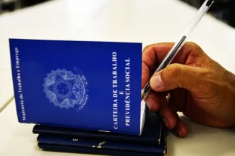 Brasil tem recorde de 66,8% dos trabalhadores na previdência social