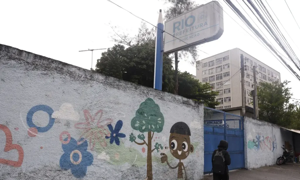 Violência interrompe transportes e afeta acesso à educação no Rio