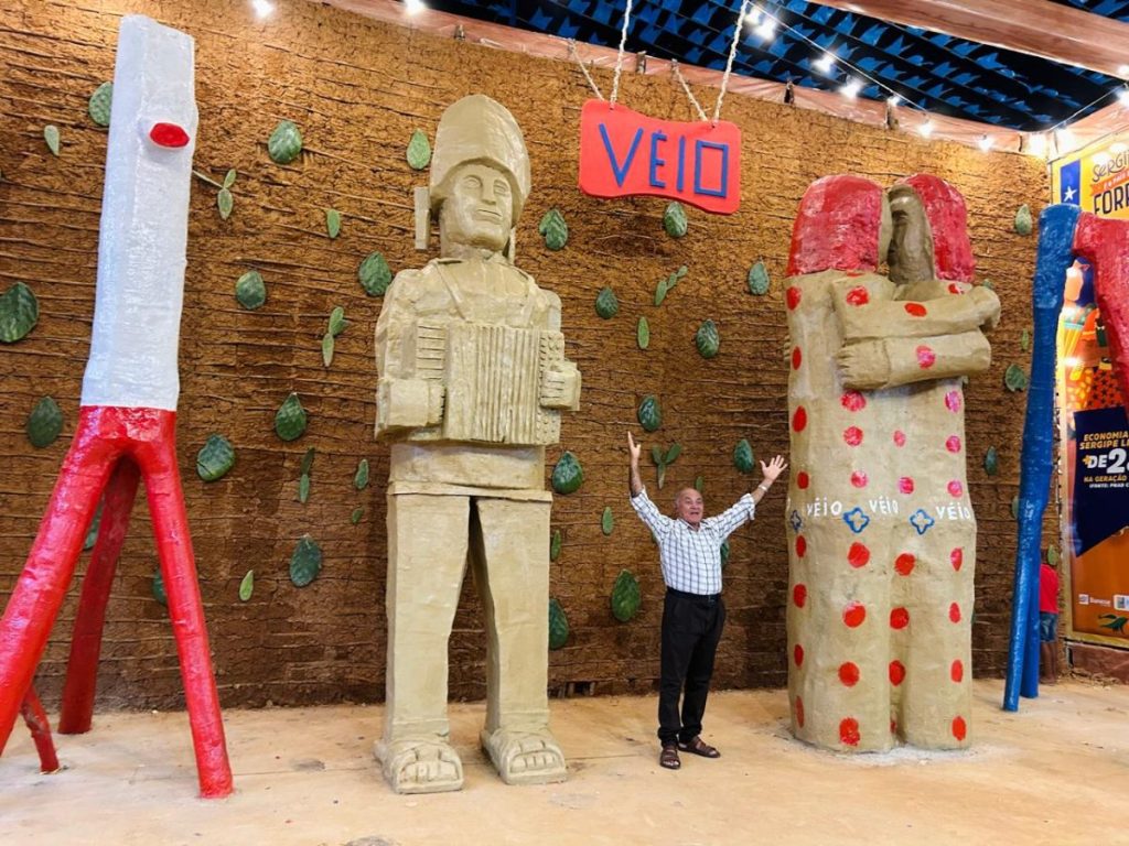 Artesão sergipano Véio é homenageado pelo Governo de Sergipe na Vila do Forró 2026