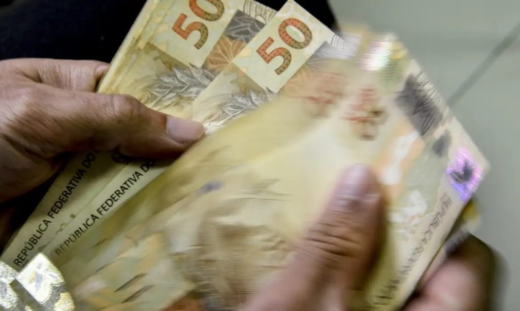 Caixa começa a pagar Bolsa Família de maio