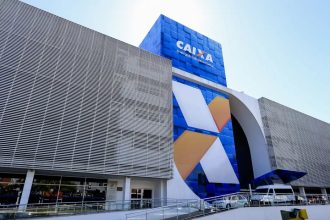 Caixa e BB liberam abono salarial para nascidos em maio e junho