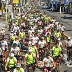 Cerca de 600 pessoas participam do passeio ciclístico em apoio ao Maio Amarelo em Sergipe