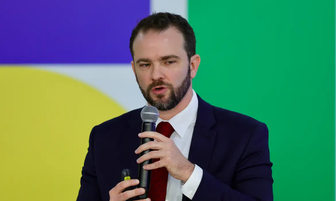 Desenrola 2.0 renegocia quase R$ 1 bilhão em dívidas, diz Durigan