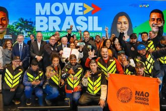 Lula cria programa de R$ 30 bilhões para motoristas de aplicativos