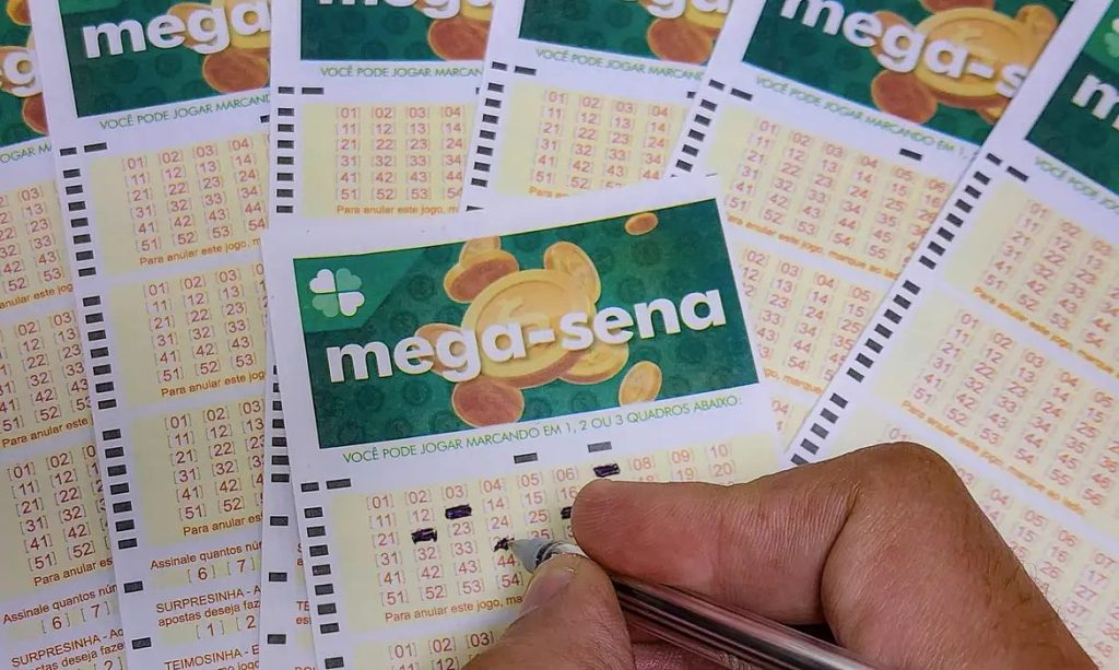 Mega-Sena acumula e prêmio principal vai para R$ 16 milhões