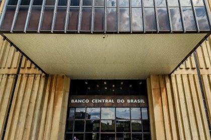 Mercado eleva previsão da inflação para 5,04% este ano