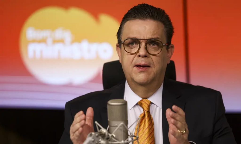 Ministro teme emenda que reduz INSS para compensar fim da escala 6×1