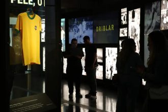 Museu do Futebol lança exposição sobre camisas da seleção brasileira