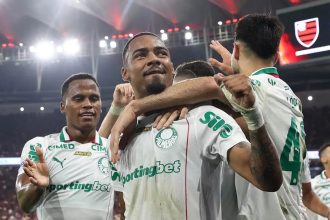 Palmeiras derrota Fla e amplia vantagem na liderança do Brasileiro