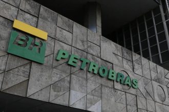 Petrobras implementa desconto no diesel a partir desta segunda-feira
