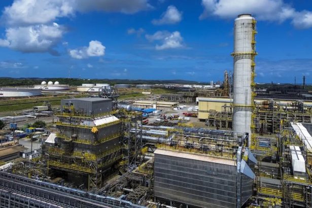 Refinarias da Petrobras operam com mais de 100% de capacidade; entenda