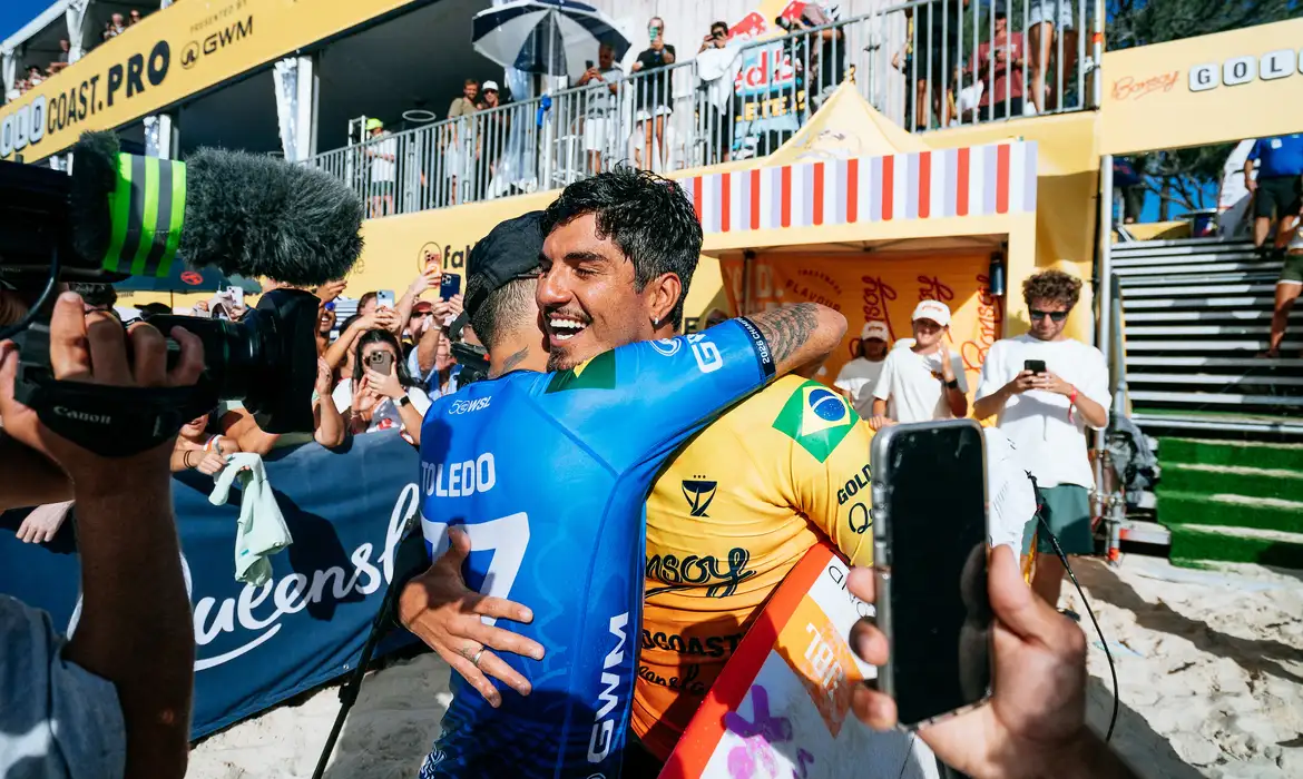 Surfe: Medina, Filipinho e Alejo avançam em etapa na Nova Zelândia