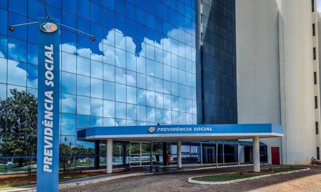 Vazamento de dados no INSS expõe 2,8 milhões de CPFs; 98% de falecidos