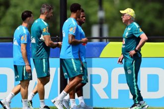 Ainda sem Raphinha, Brasil inicia preparação para as oitavas de final