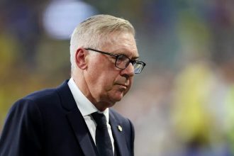 Ancelotti celebra atuação sólida, mas pede calma para mata-mata