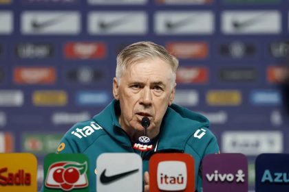Ancelotti vê Neymar em condição de jogo e acena com Rayan titular