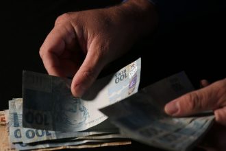 Brasileiros sacaram em abril R$ 482,8 milhões esquecidos em bancos
