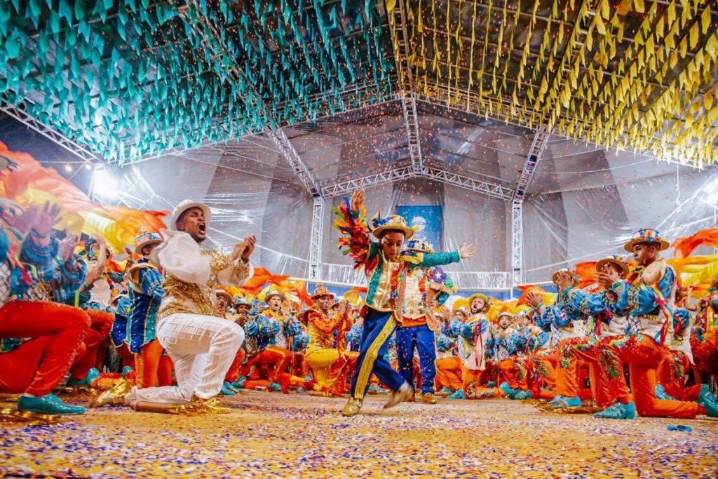 Brincantes celebram Dia Nacional do Quadrilheiro Junino na primeira semifinal do Arranca Unha