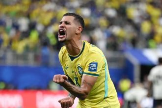 Bruno Guimarães vira “regista” do Brasil e pode igualar marca de Pelé
