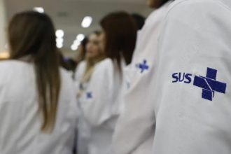 Candidatos a residência médica já podem se inscrever para o Enare 2026