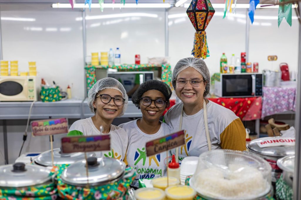 Comerciantes da Economia Solidária comemoram sucesso de vendas na Vila do Forró