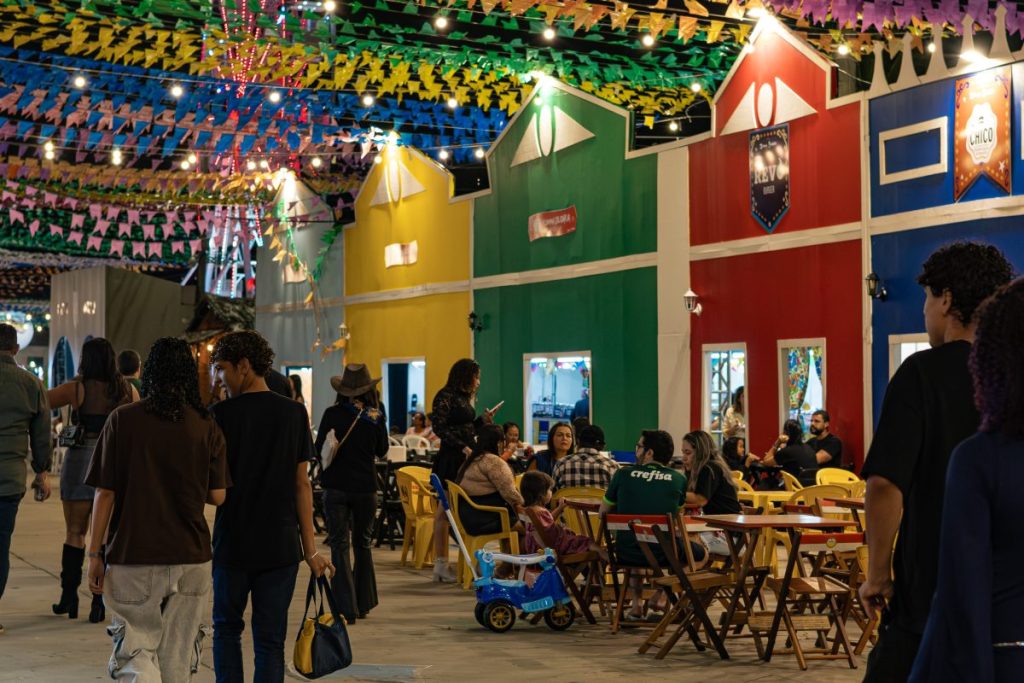 Decoração da Vila do Forró valoriza raízes sergipanas e é aprovada pelo público