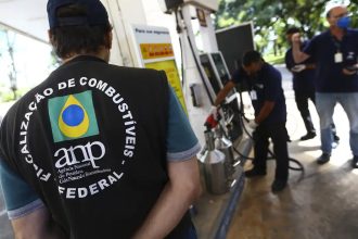 Em três meses, ANP fez 21 autuações por preço abusivo de combustível