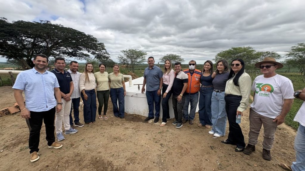 Entrega de cisternas transforma realidade de famílias rurais em Nossa Senhora da Glória e Ribeirópolis