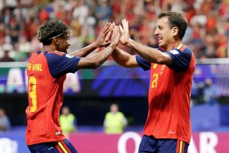 Espanha desencanta e vence a 1ª na Copa goleando a Arábia Saudita