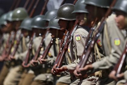 Exército mantém patrulha de fronteiras mesmo com bloqueio do orçamento