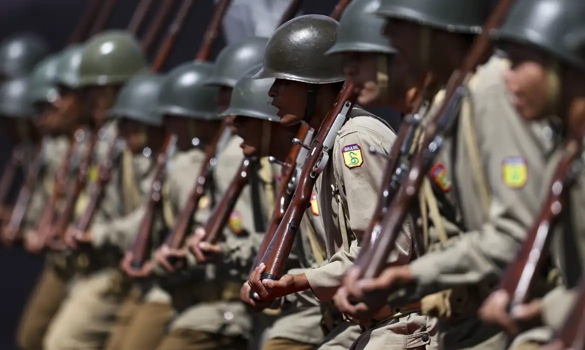 Exército mantém patrulha de fronteiras mesmo com bloqueio do orçamento