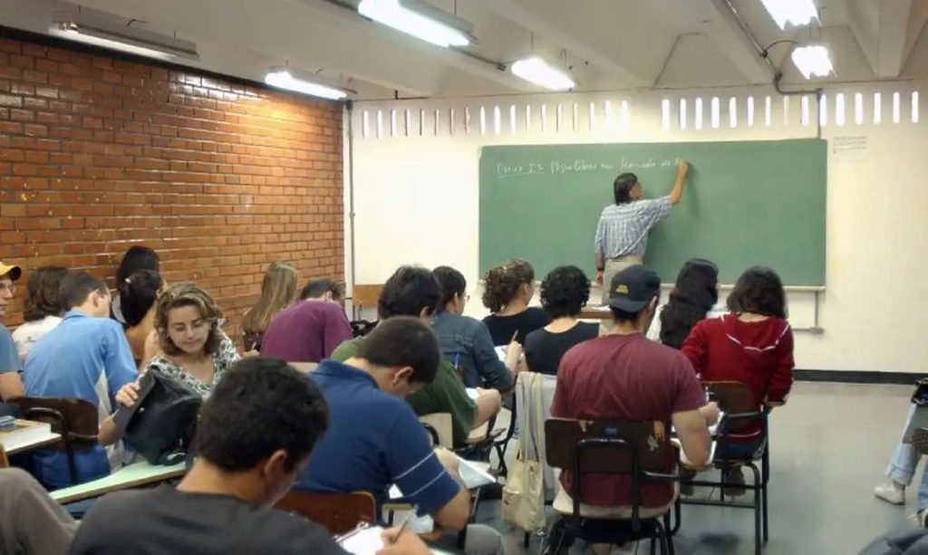 Fies do 2º semestre: prazo de adesão de instituições termina hoje
