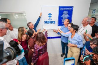 Governador Fábio Mitidieri entrega escola totalmente modernizada e segunda creche-escola do programa Ameei em Aracaju