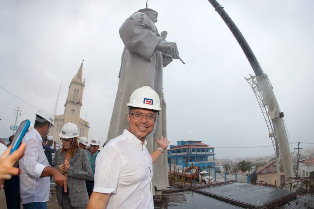 Governo de Sergipe entrega monumento de Santo Antônio em Aracaju para fortalecimento do turismo religioso