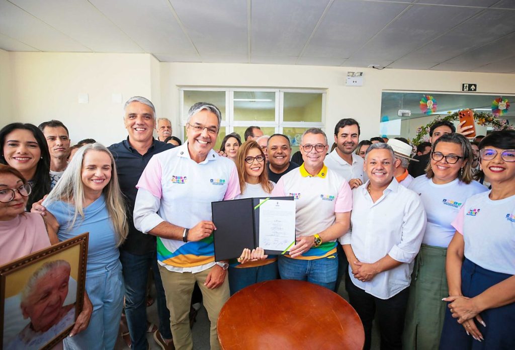 Governo do Estado entrega primeira creche-escola do Ameei e autoriza implantação de rodovia em Lagarto