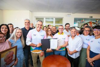 Governo do Estado entrega primeira creche-escola do Ameei e autoriza implantação de rodovia em Lagarto