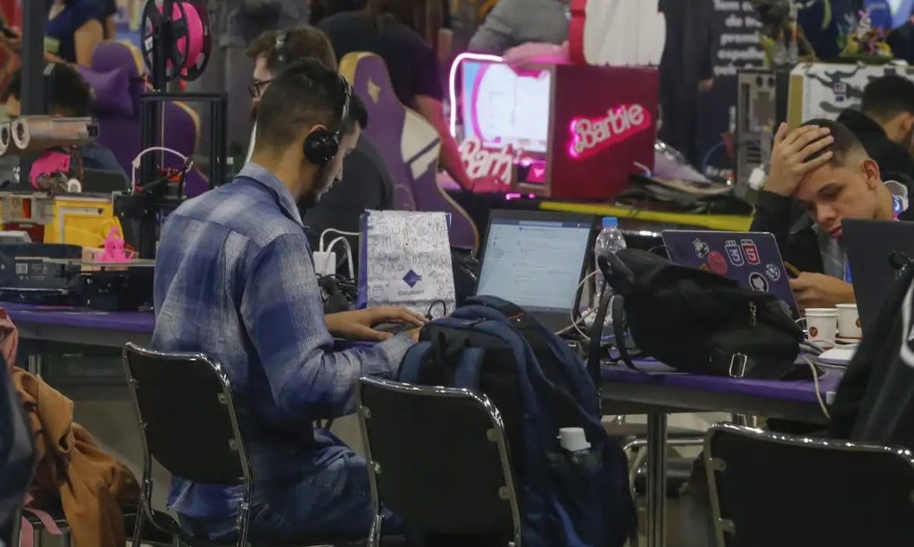 Jovens ocupados são a maioria, mas 6,2 milhões seguem como “nem-nem”