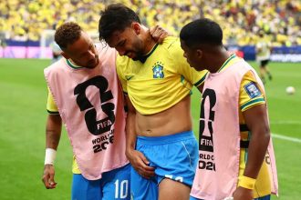 Lucas Paquetá tem lesão na coxa confirmada, sem previsão de retorno