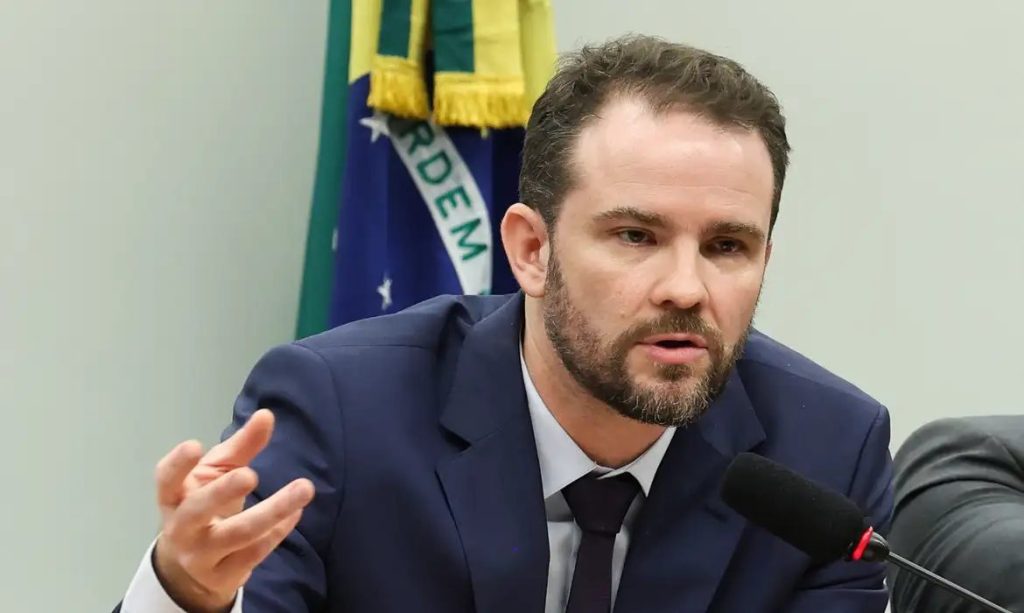 Lula pede a Durigan que avalie possíveis prejuízos de medidas dos EUA
