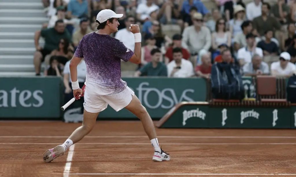 Mensik derruba João Fonseca nas quartas em Roland Garros: 3 a 0