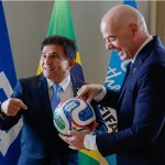 Ministro do Esporte entrega marco regulatório da Copa Feminina à Fifa