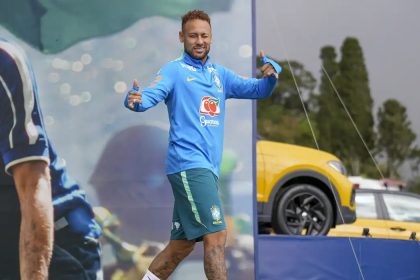 Neymar não viaja com seleção para Cleveland; segue em tratamento