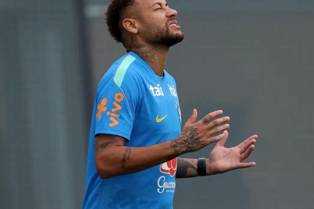 Neymar treina sem restrições com o grupo pelo segundo dia seguido