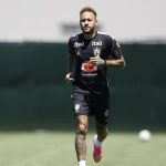 Neymar vai a campo pela primeira vez em treino da seleção brasileira