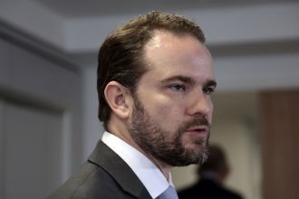 Novo Desenrola já beneficiou 6 milhões de pessoas, diz Dario Durigan