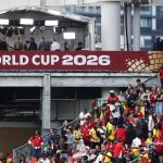 Paixão pelo futebol expõe população à publicidade de bets, alerta Idec