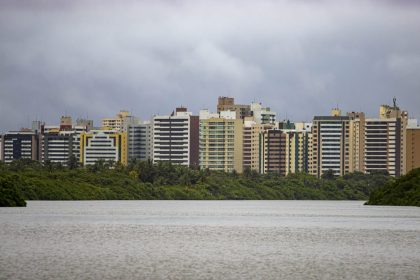 Previsão do tempo aponta semana de céu parcialmente nublado e chuvas fracas