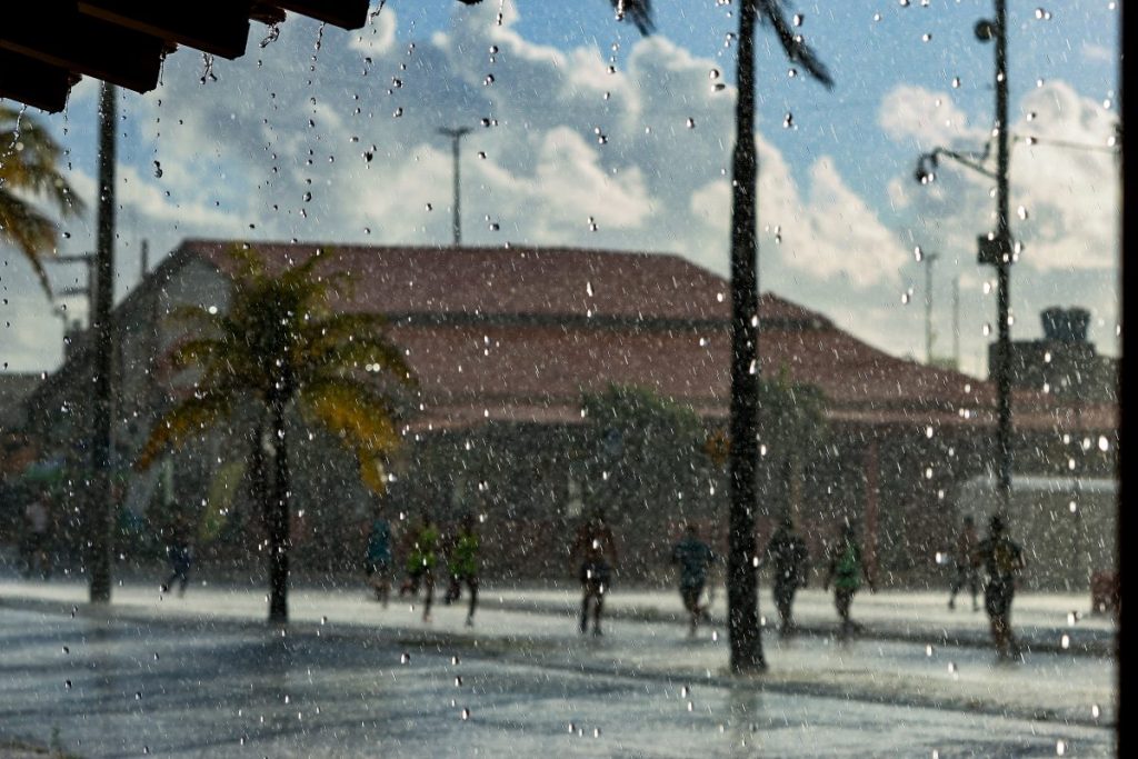 Previsão do tempo indica possibilidade de chuvas moderadas e ventos fortes em Sergipe neste fim de semana